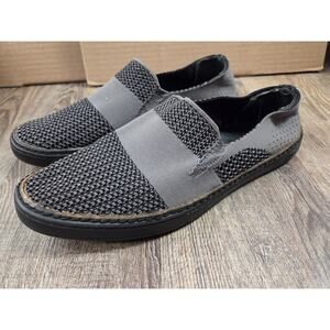 UGG Women's Sammy Slip-On Light Knit Sneakers Gray/Black Size 10 Shoes